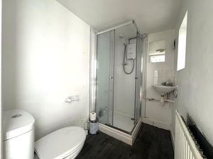 Lower Ground Floor Shower Room- click for photo gallery